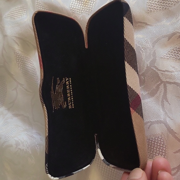 Burberry Glasses Case - Picture 2 of 4